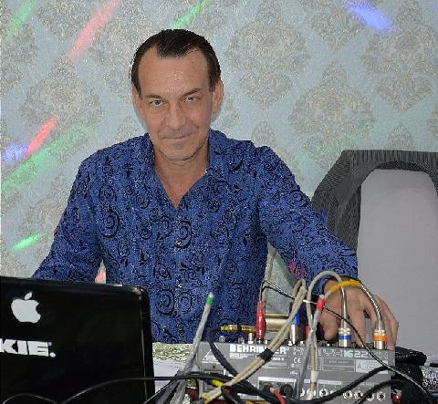 Специалист вокал|*|вокал - народный|*|вокал - постановка голоса и дыхания|*|вокал - эстрадный|*|информатика|*|информатика - аудио-видеоредакторы|*|информатика - компьютерная грамотность|*|музыка|*|музыка - аранжировка|*|музыка - гитара|*|музыка - звукорежиссура|*|музыка - синтезатор|*|музыка - теория музыки - Игорь Васильевич Барковский Москва вокал|*|вокал - народный|*|вокал - постановка голоса и дыхания|*|вокал - эстрадный|*|информатика|*|информатика - аудио-видеоредакторы|*|информатика - компьютерная грамотность|*|музыка|*|музыка - аранжировка|*|музыка - гитара|*|музыка - звукорежиссура|*|музыка - синтезатор|*|музыка - теория музыки